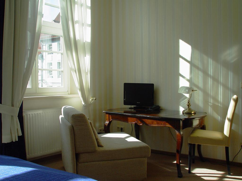 Hotel Altes Hafenhaus Rostock Rom bilde