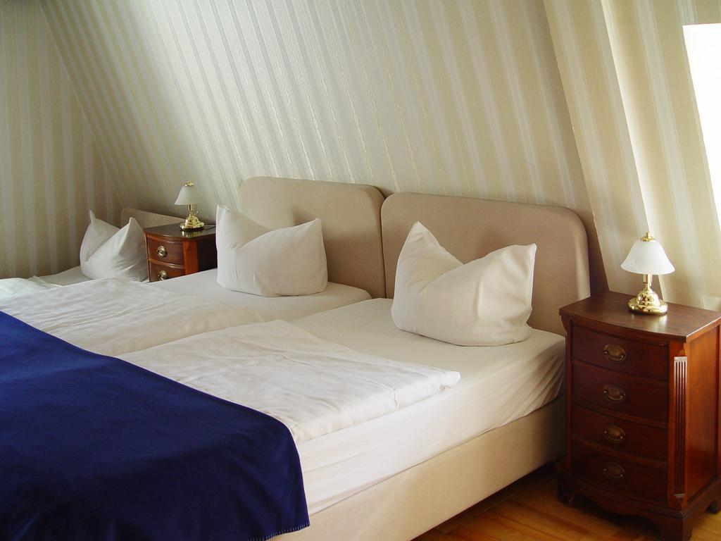 Hotel Altes Hafenhaus Rostock Rom bilde