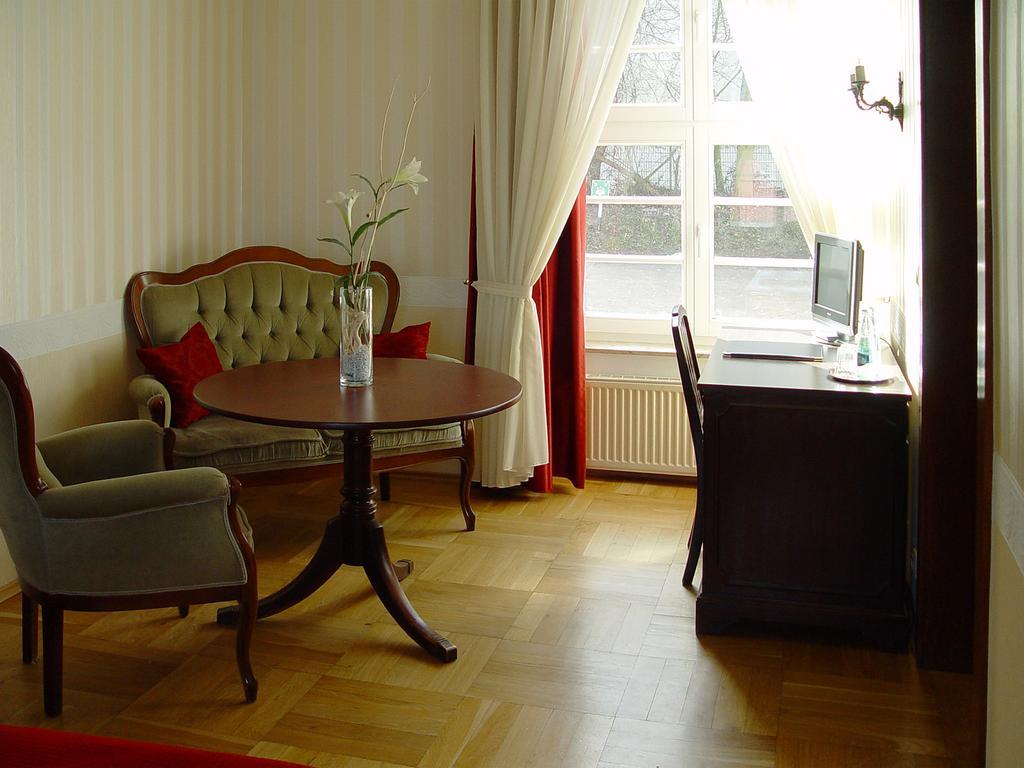 Hotel Altes Hafenhaus Rostock Rom bilde
